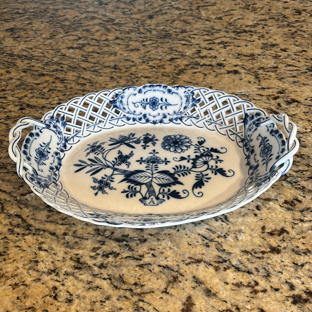 Meissen "Blue Onion" pattern reticulated oval serving dish